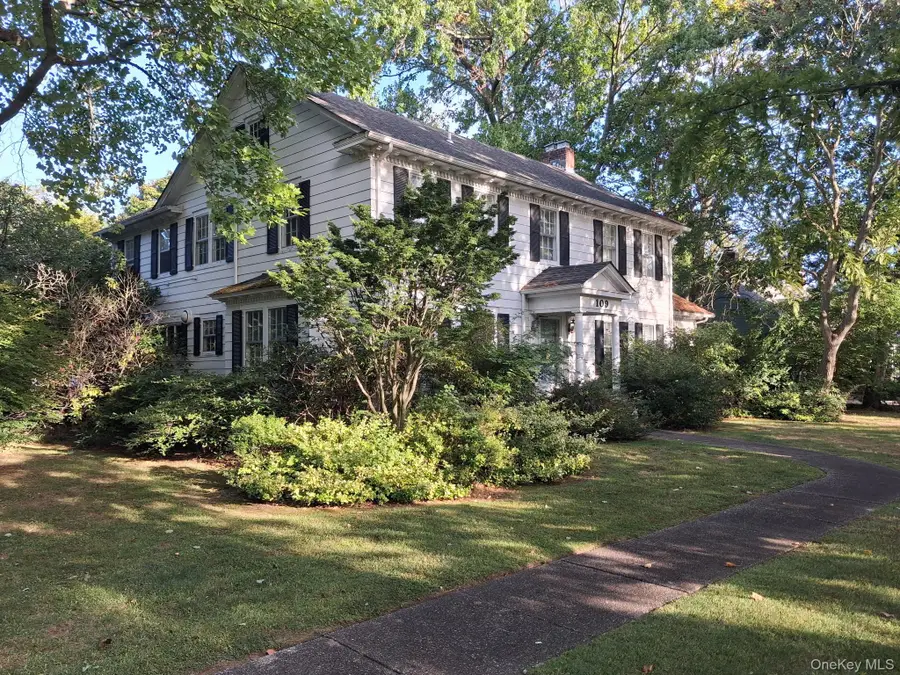 109 Handsome Avenue, Sayville, NY 11782 - #2