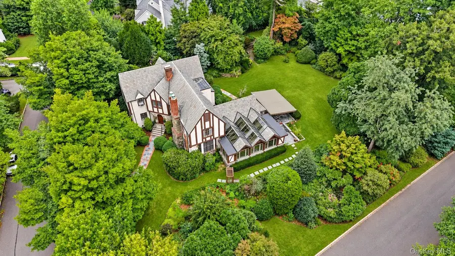 50a Circle Drive, Manhasset, NY 11030 - #2
