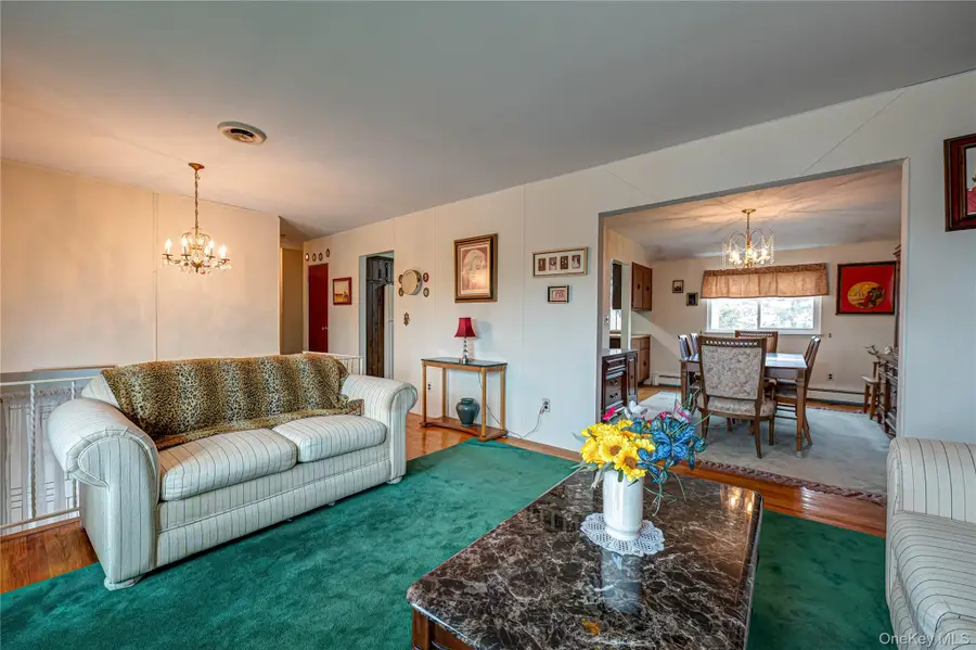 15 Earl Place, Amityville, NY 11701 - #3