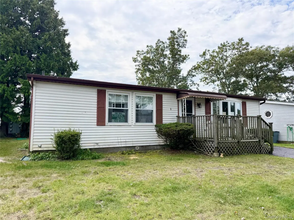 5 Holly Drive, Manorville, NY 11949 - #1