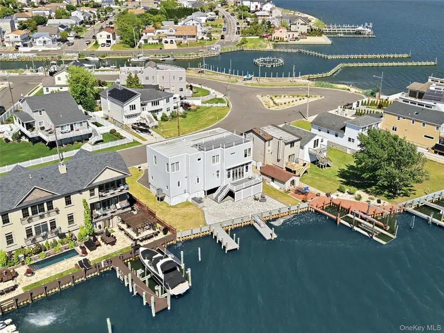298 W Lido Promenade, Lindenhurst, NY 11757 - #3