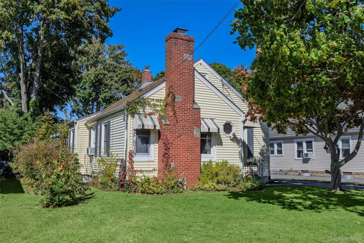 373 Oak Street, Patchogue, NY 11772 - #1