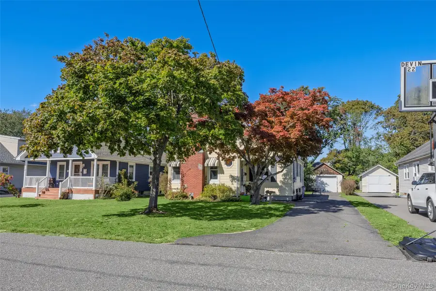 373 Oak Street, Patchogue, NY 11772 - #2