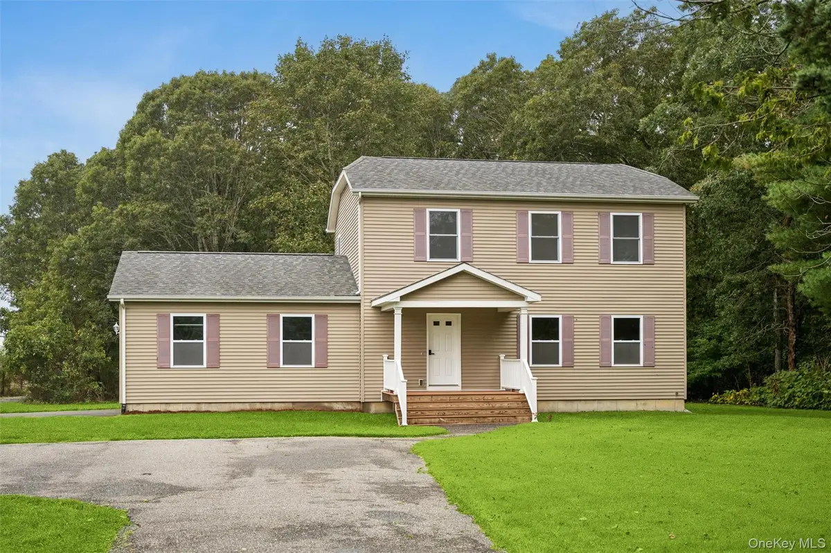 147A Old Country Rd, Remsenburg Speonk, NY 11977 - #1