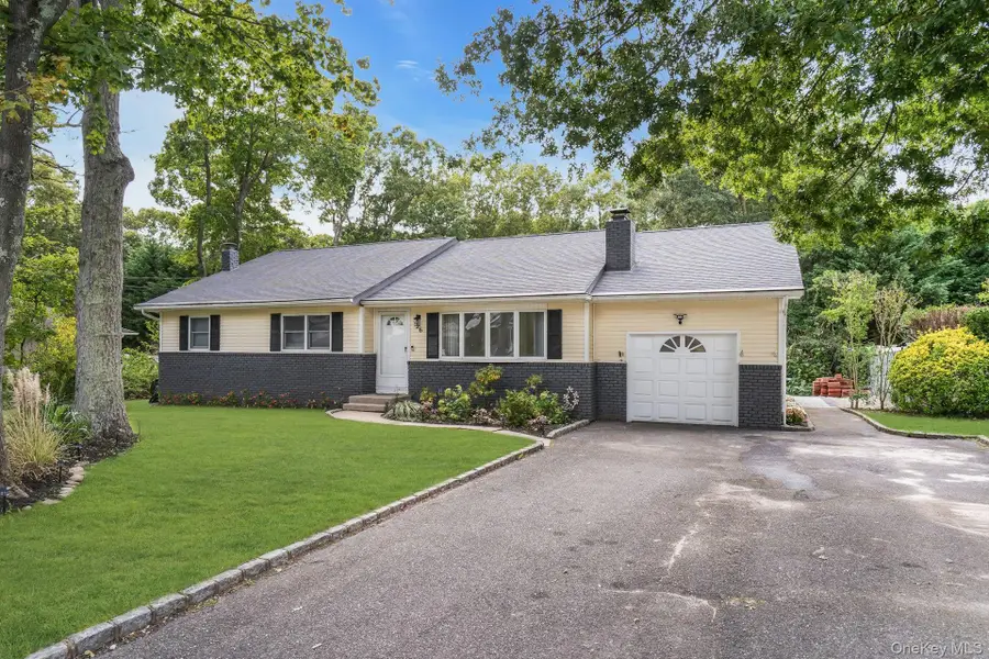 26 Williams Avenue, Holtsville, NY 11742 - #2