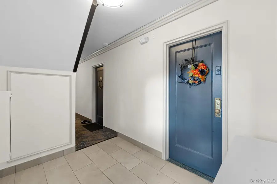 21 Edwards Street #1B, Roslyn Heights, NY 11577 - #3