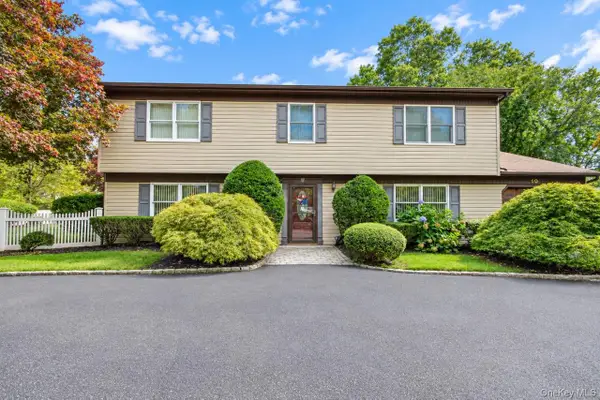 10 Marblestone, South Setauket, NY 11720