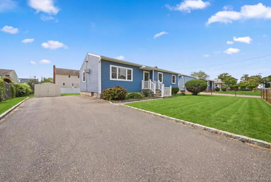 14 Holt Street, Amityville, NY 11701 - #3