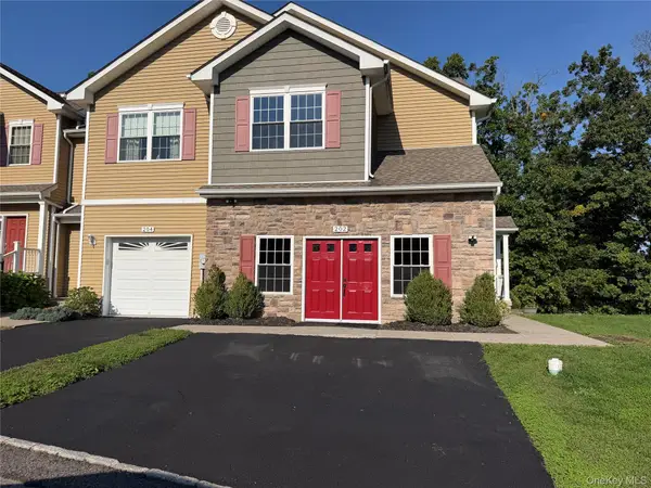 202 Iron Forge Lane, New Windsor, NY 12553