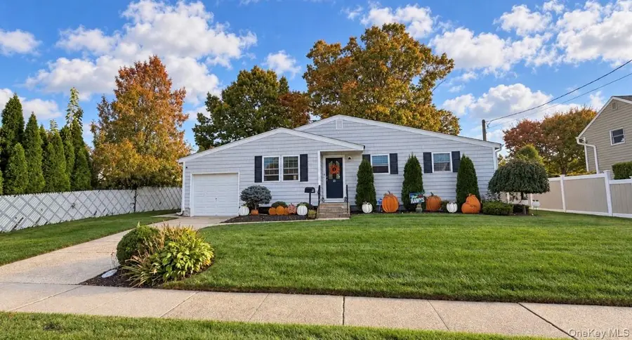22 5th Avenue, Farmingdale, NY 11735 - #2