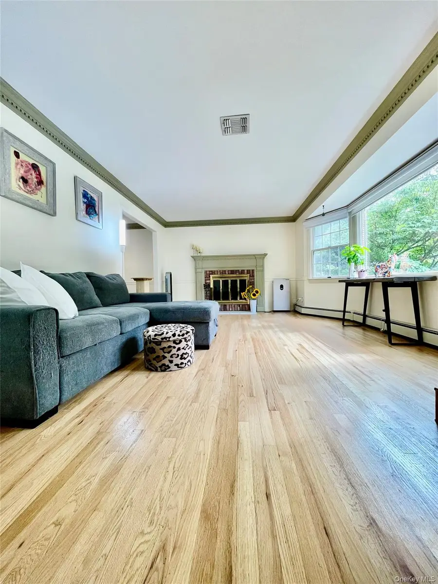 21 Noyes Lane, Huntington, NY 11743 - #3