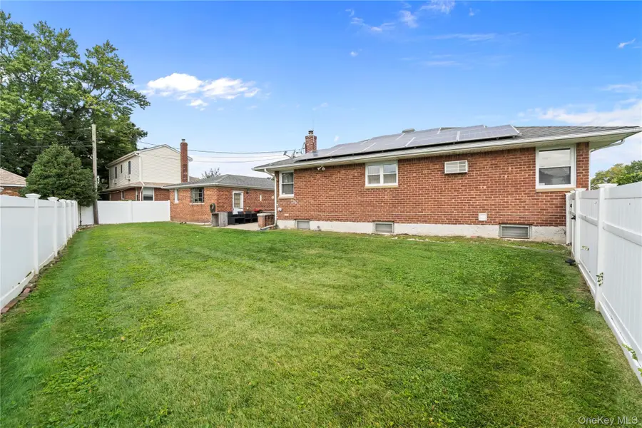 3866 Drake Street, Levittown, NY 11756 - #3