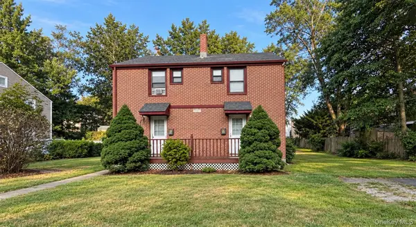 24-22 Evers Court, Bridgeport, NY 06610