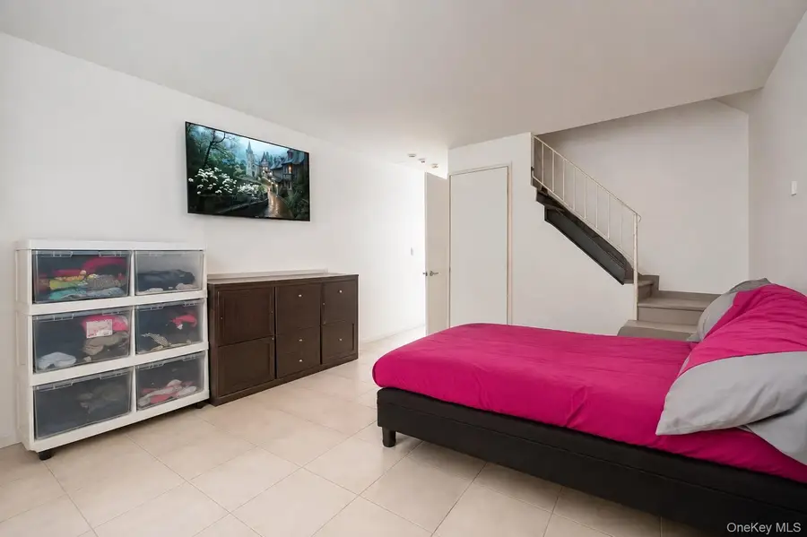 17 Betty Court, Staten Island, NY 10303 - #2