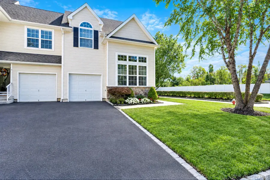 1 Grand Canyon Court, Bohemia, NY 11716 - #2