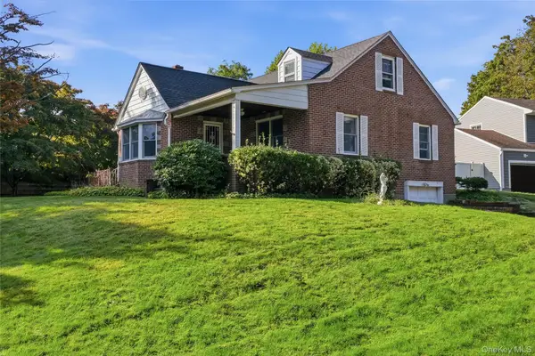 5 Ivy Hill Court, Huntington, NY 11743