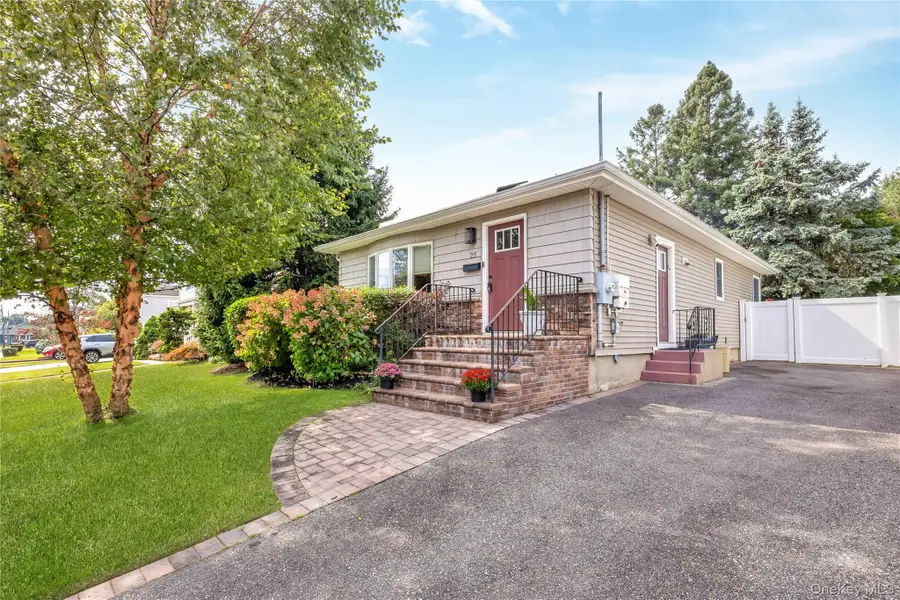 25 Frank Avenue, Farmingdale, NY 11735 - #2
