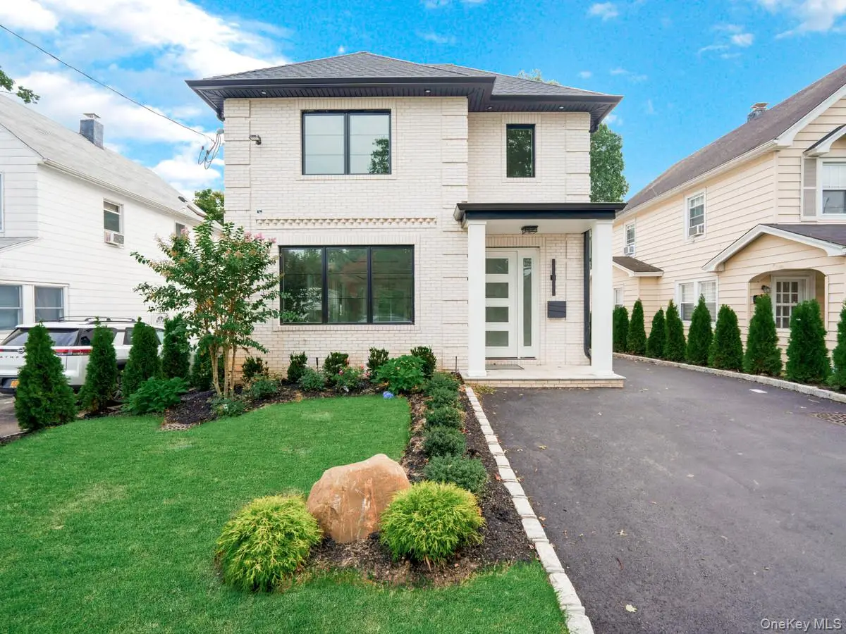 7 Floyd, Great Neck, NY 11024 - #1