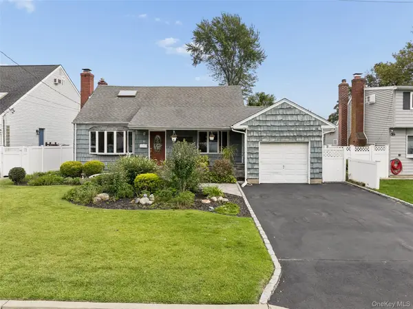 143 Deer Lake Drive, North Babylon, NY 11703