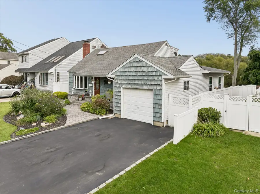 143 Deer Lake Drive, North Babylon, NY 11703 - #2