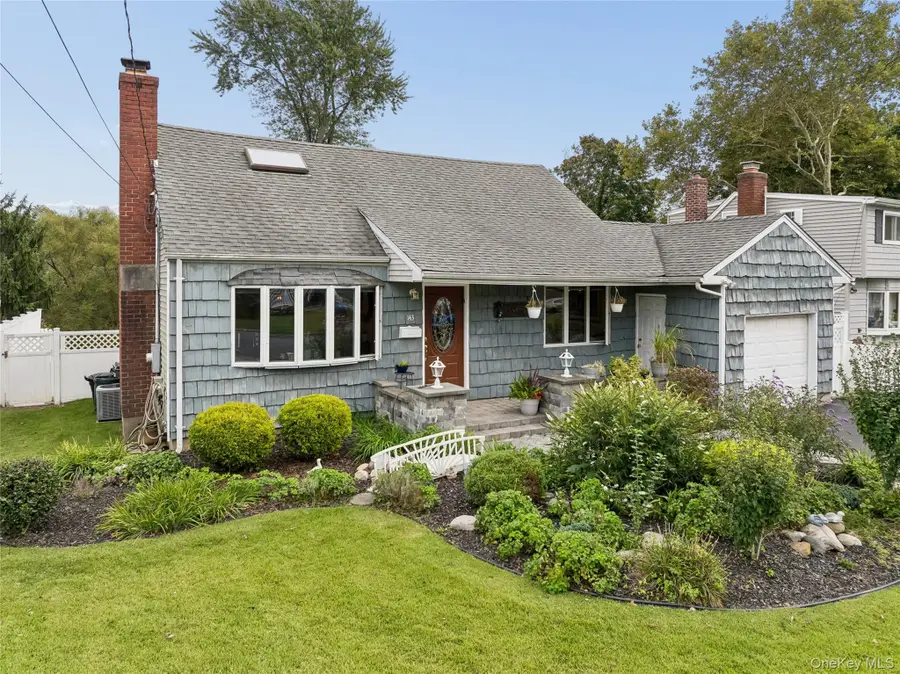 143 Deer Lake Drive, North Babylon, NY 11703 - #3