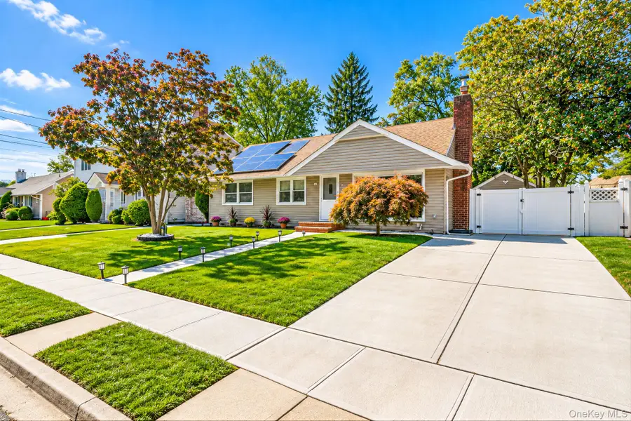 31 Lynwood Drive, Valley Stream, NY 11580 - #3