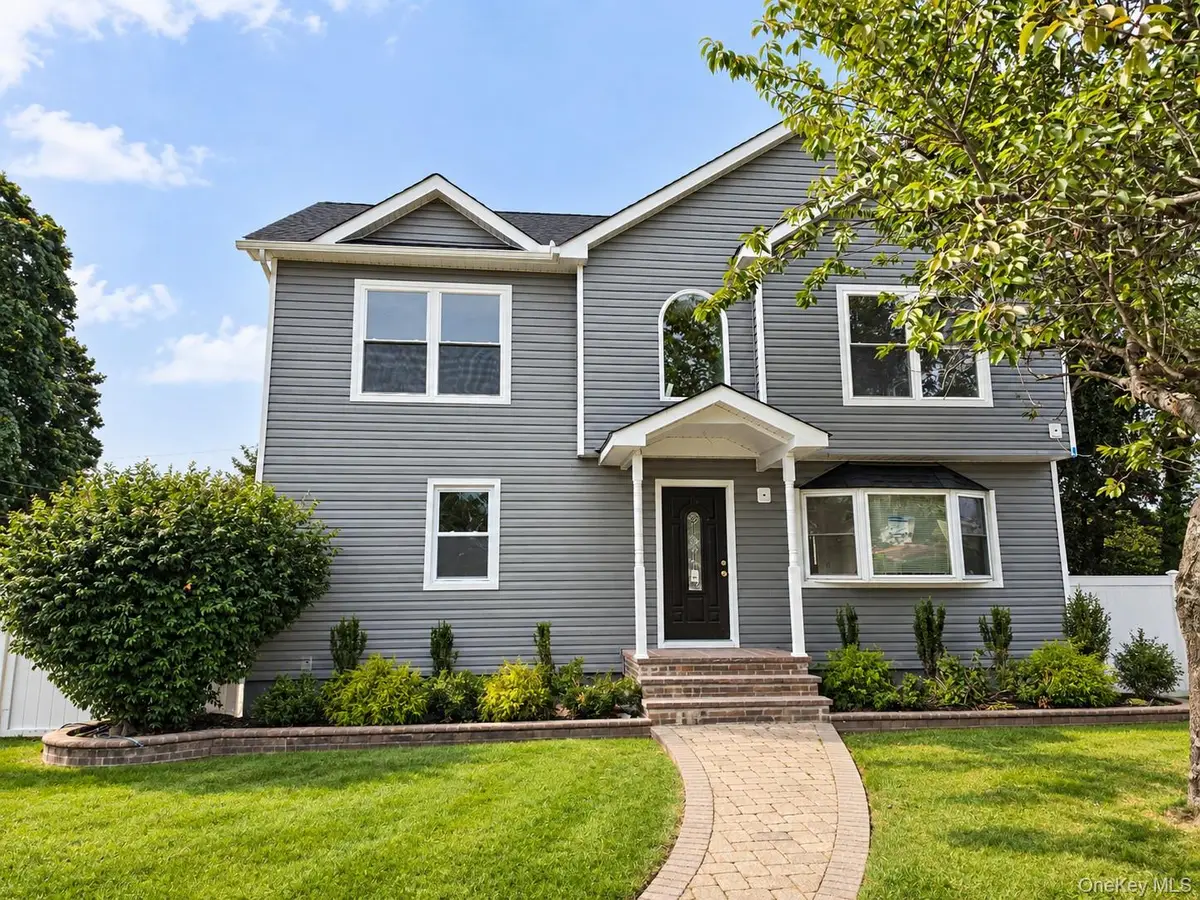 18 Hitchcock Lane, Farmingdale, NY 11735 - #1