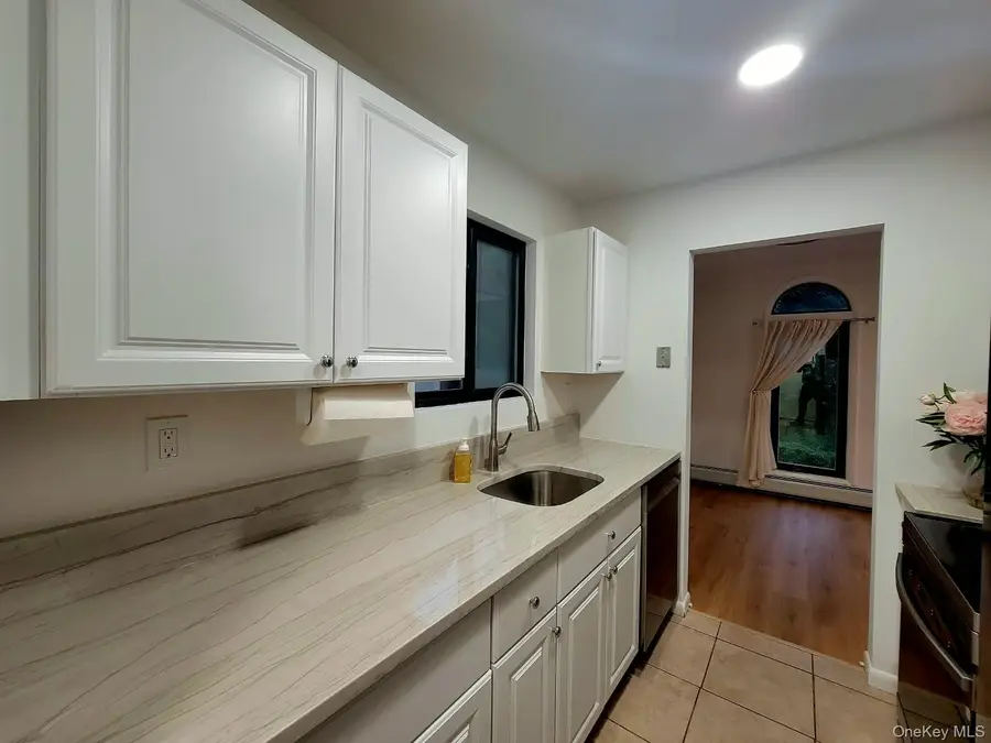 14 Granada Crescent #19, White Plains, NY 10603 - #3
