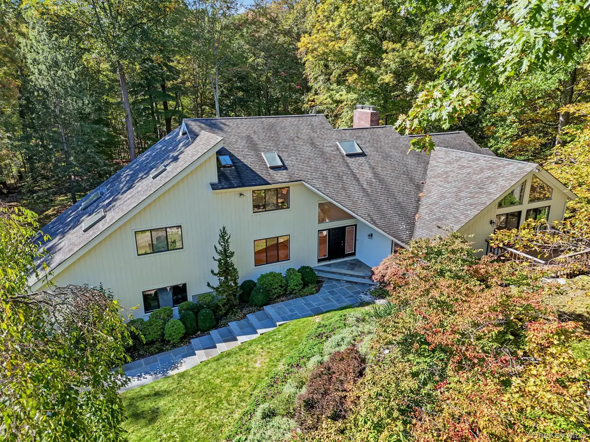 4 Stone Hollow Way, Armonk, NY 10504 - #1