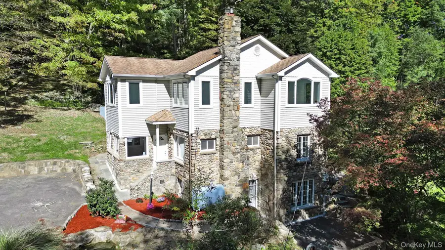3811 Wood Street, Jefferson Valley, NY 10535 - #2