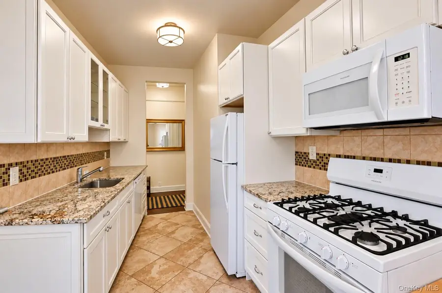 31 Pondfield Road West #51, Bronxville, NY 10708 - #3