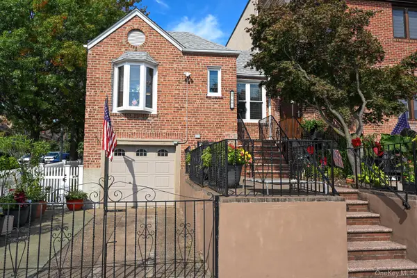 7601 58th Road, Middle Village, NY 11379
