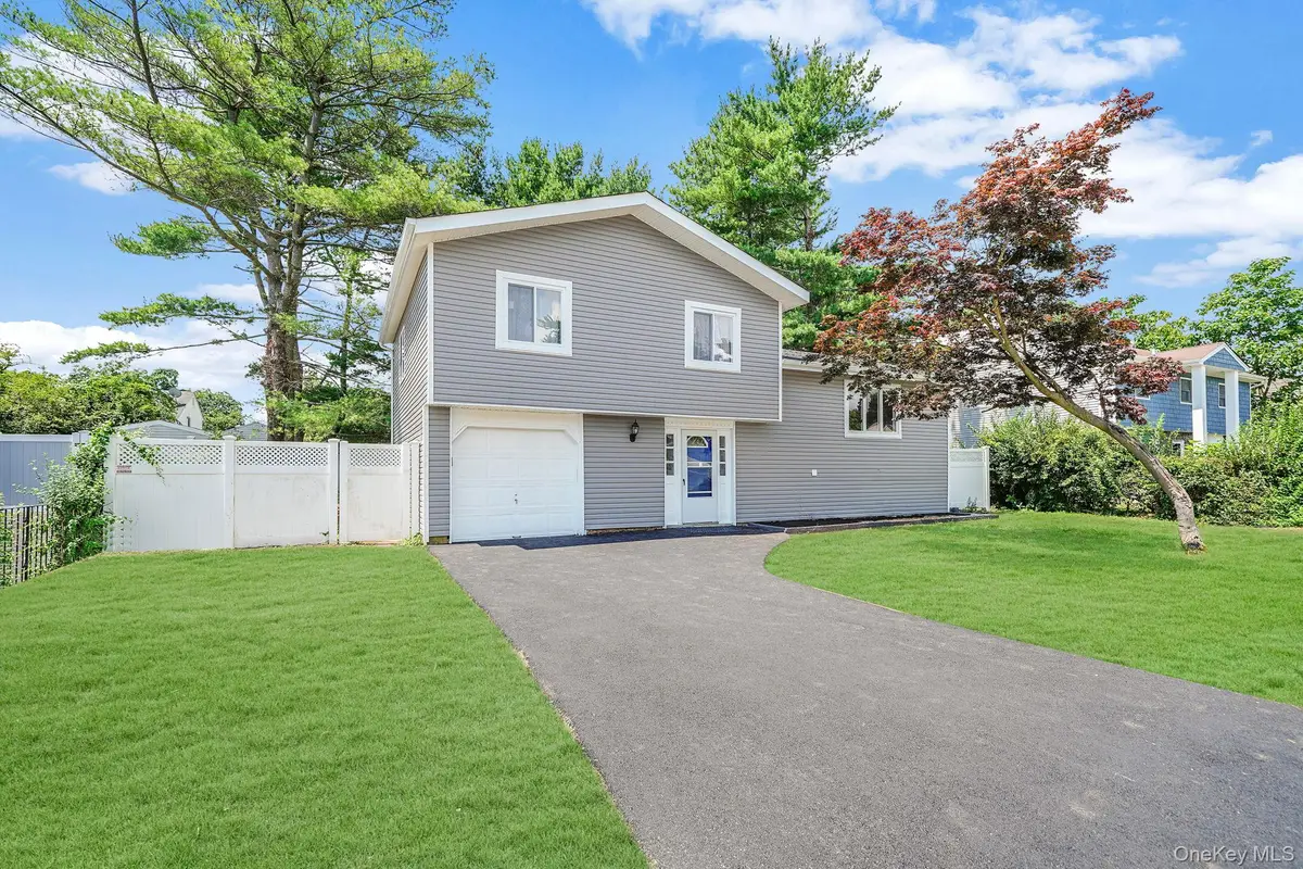180 Branch Avenue, Central Islip, NY 11722 - #1