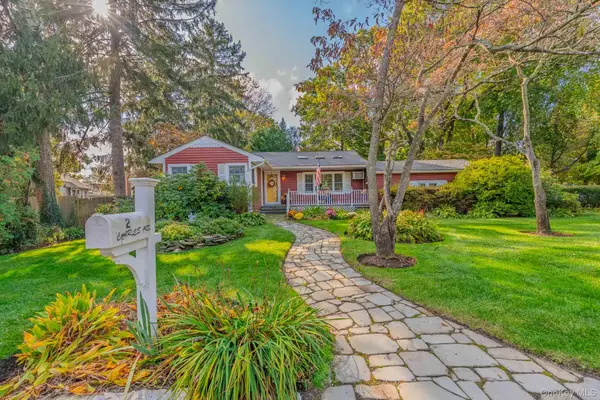 2 Charles Avenue, Huntington, NY 11743
