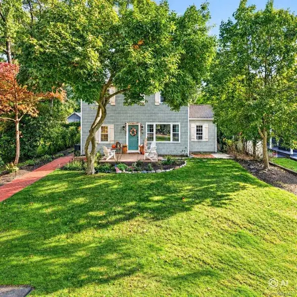 14 Waterview Drive, Sound Beach, NY 11789