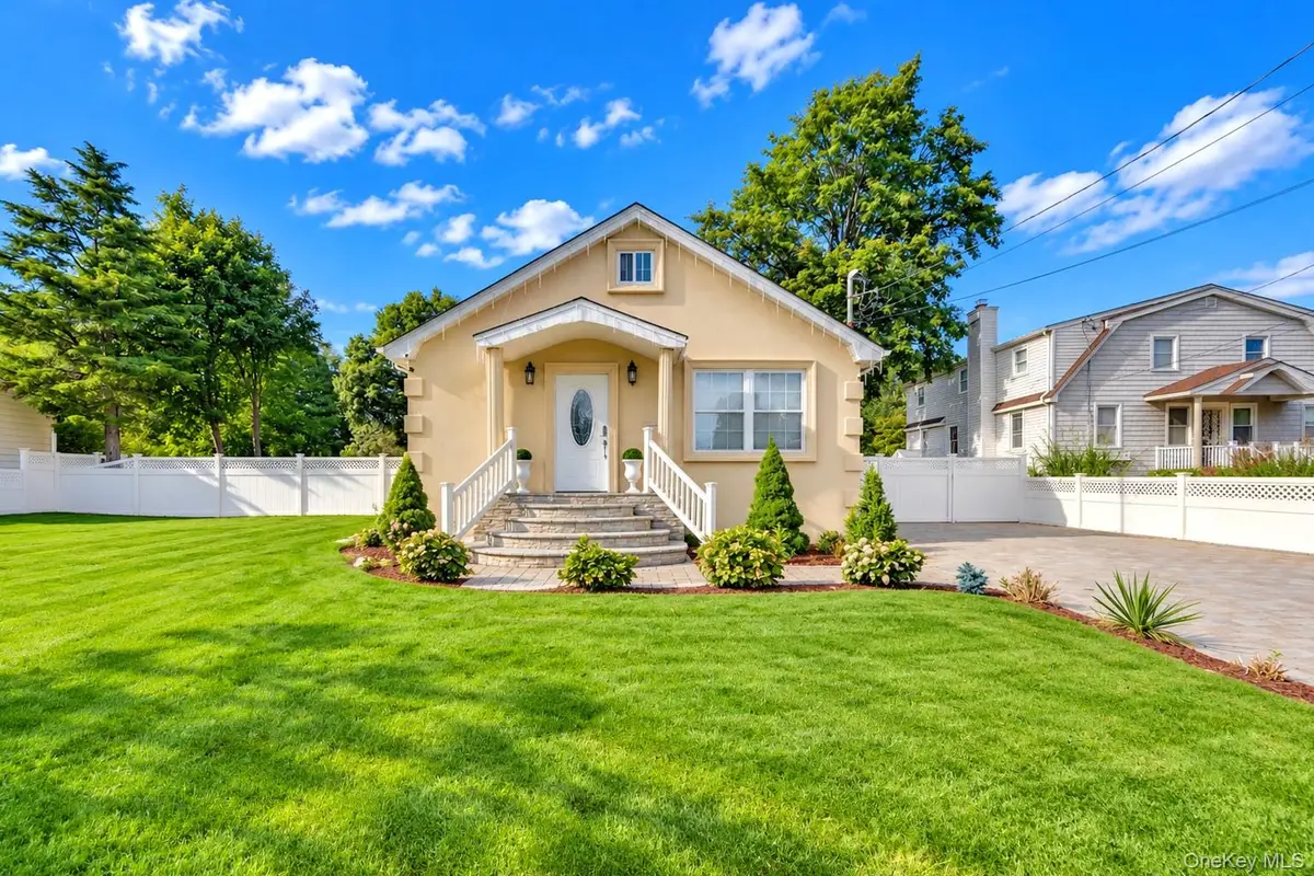 45 Matthews Avenue, West Babylon, NY 11704 - #1