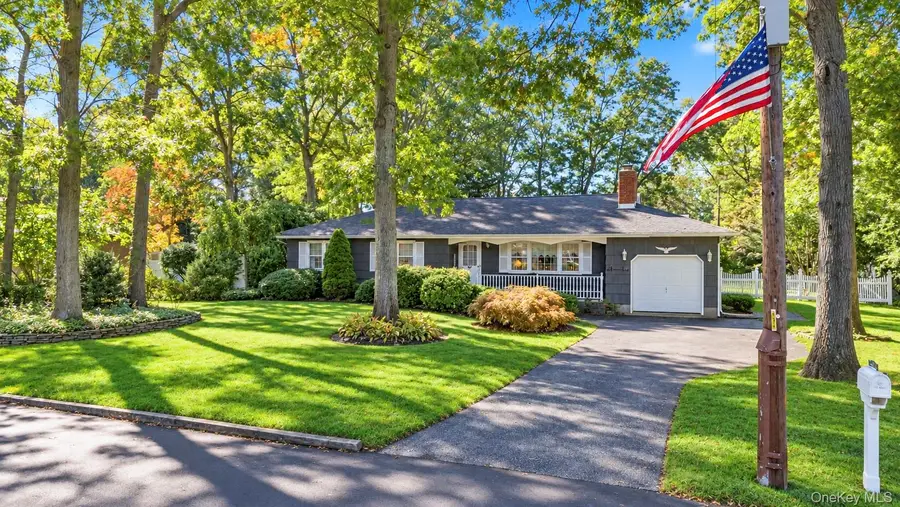 2306 Pine Avenue, Ronkonkoma, NY 11779 - #2