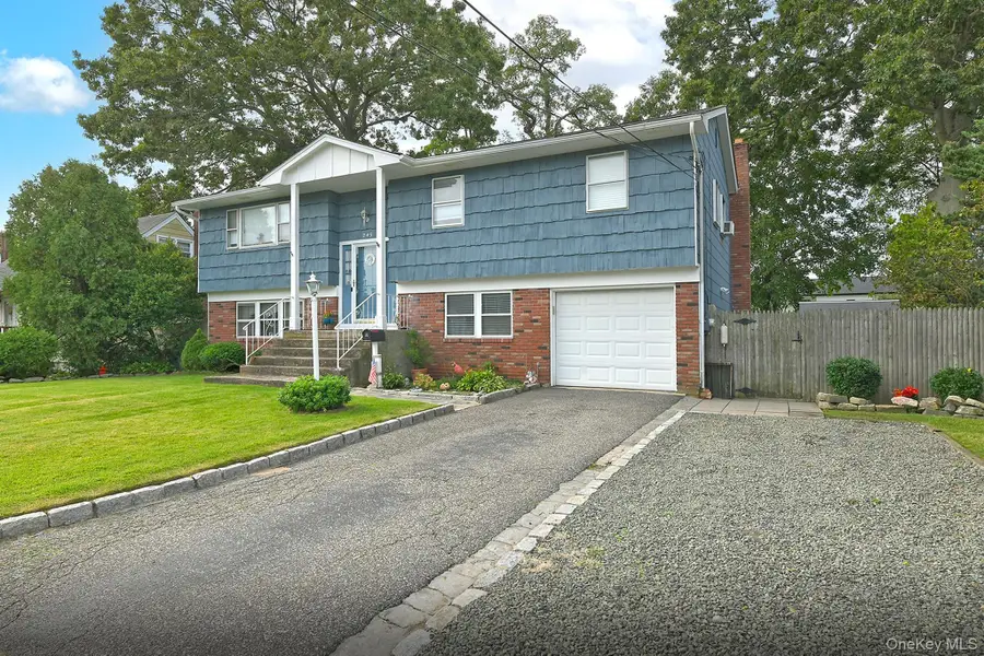 245 N Fulton Avenue, Lindenhurst, NY 11757 - #2