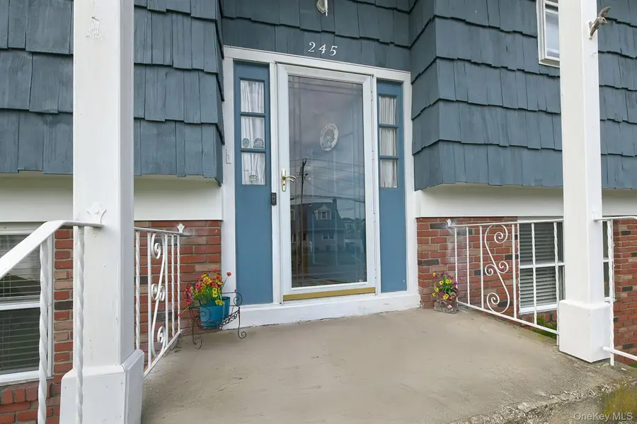 245 N Fulton Avenue, Lindenhurst, NY 11757 - #3