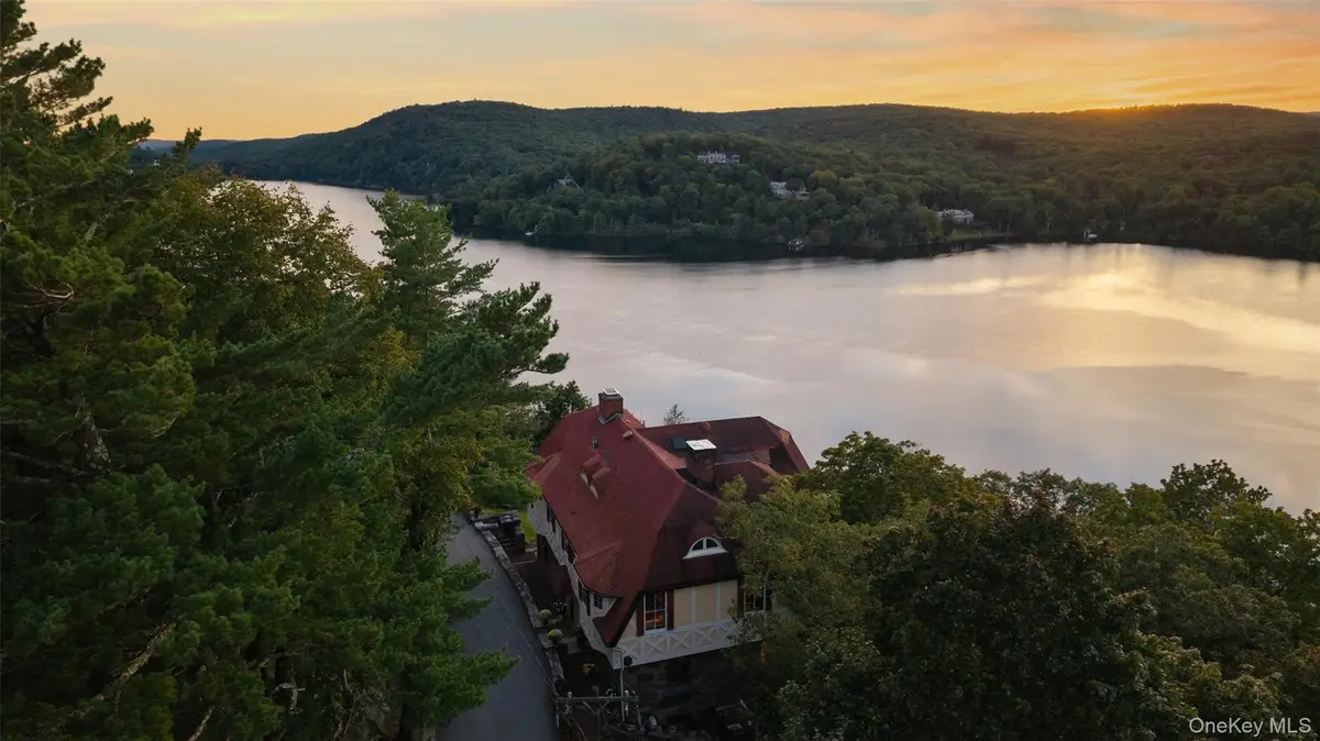 44 Tower Hill Loop, Tuxedo Park, NY 10987 - #1