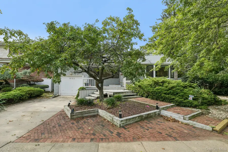 850 Oliver Street, Woodmere, NY 11598 - #2