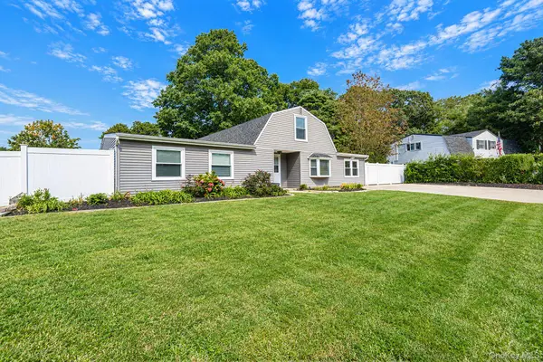 27 Lehigh Lane, Farmingville, NY 11738