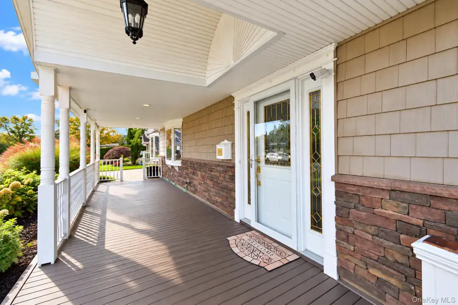 26 Ballad Lane, Hicksville, NY 11801 - #3