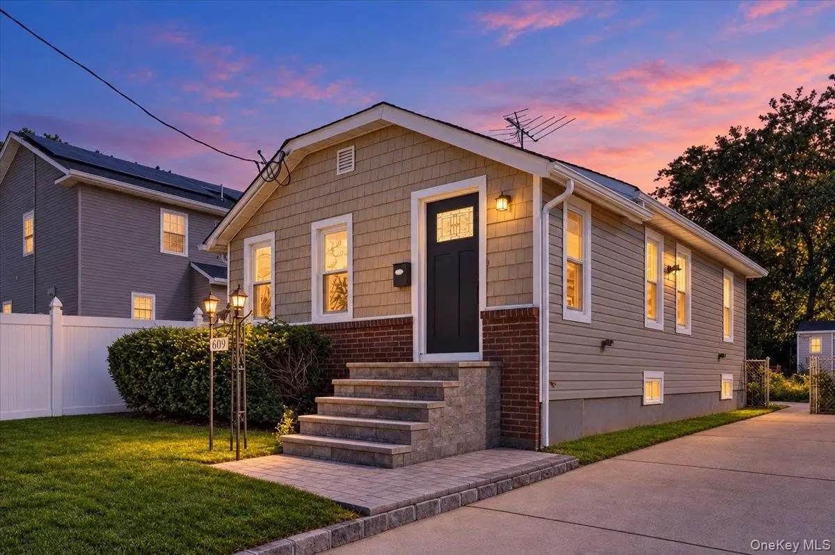 609 Hempstead Gardens Drive, West Hempstead, NY 11552 - #1
