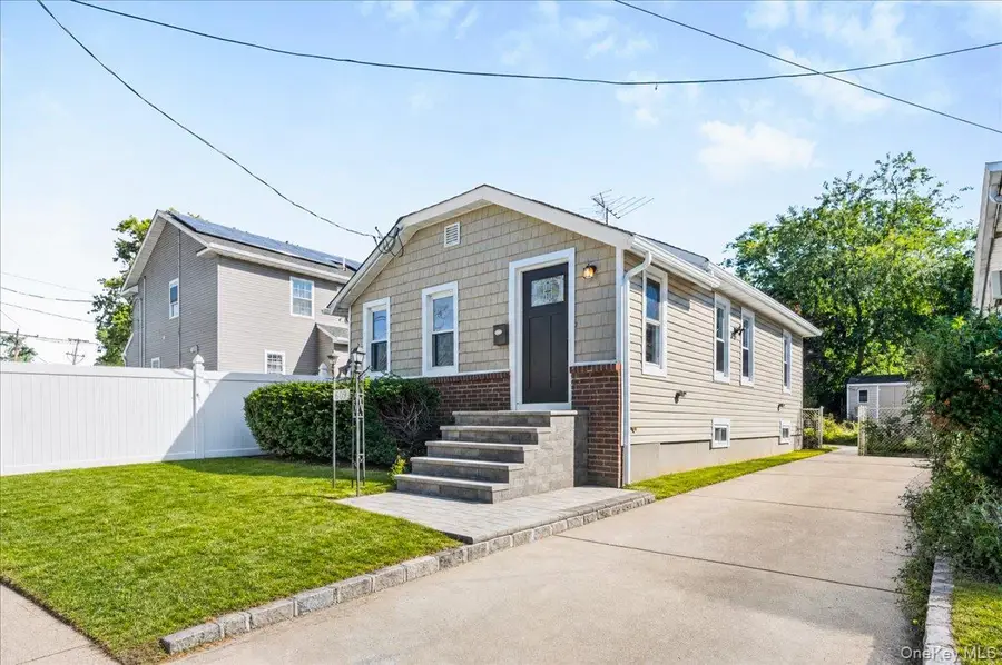609 Hempstead Gardens Drive, West Hempstead, NY 11552 - #3