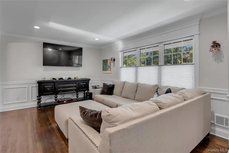 1 Gilmer Lane, Kings Park, NY 11754 - #3