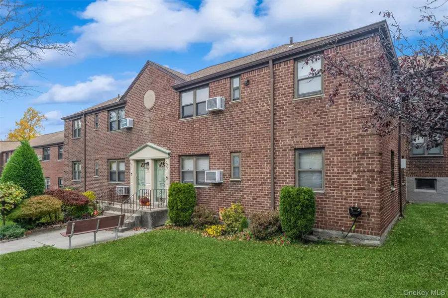 244-25 57th Drive #G6 Upper, Douglaston, NY 11362 - #3