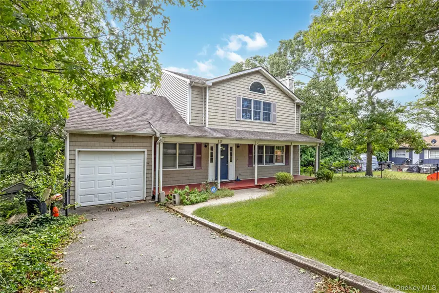 12 Garden Road, Rocky Point, NY 11778 - #2