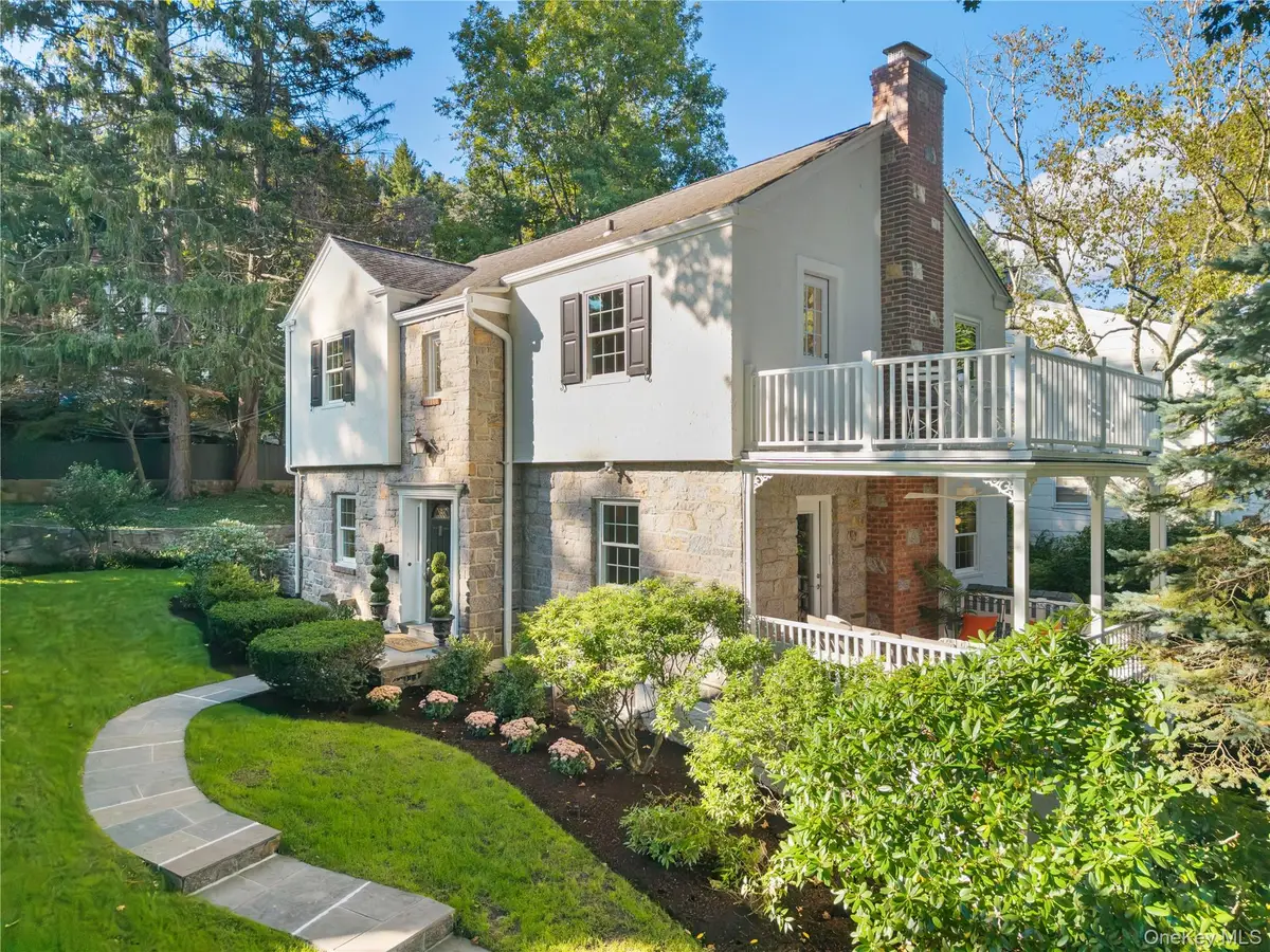 41 Thornbury Road, Scarsdale, NY 10583 - #1