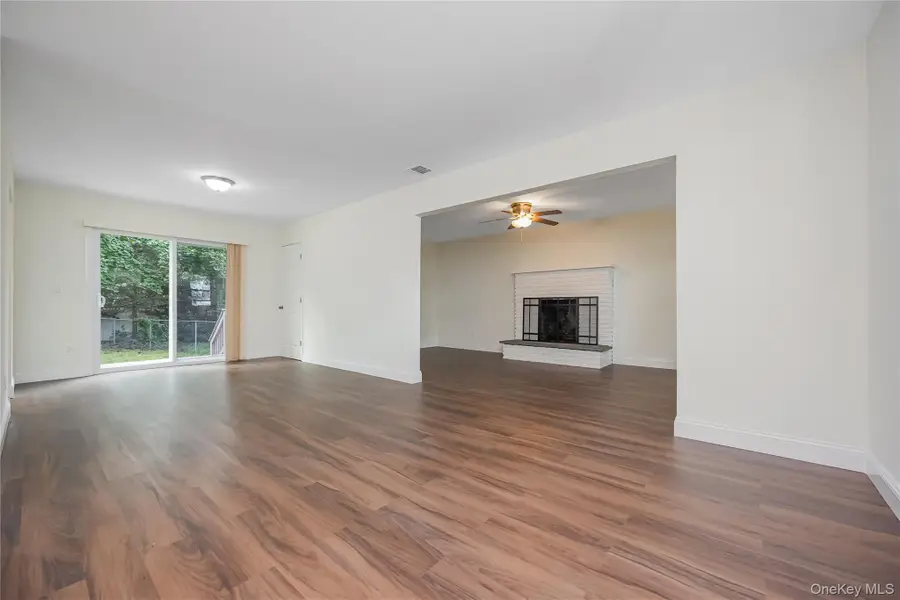 1182 E 3rd Avenue, Bay Shore, NY 11706 - #3